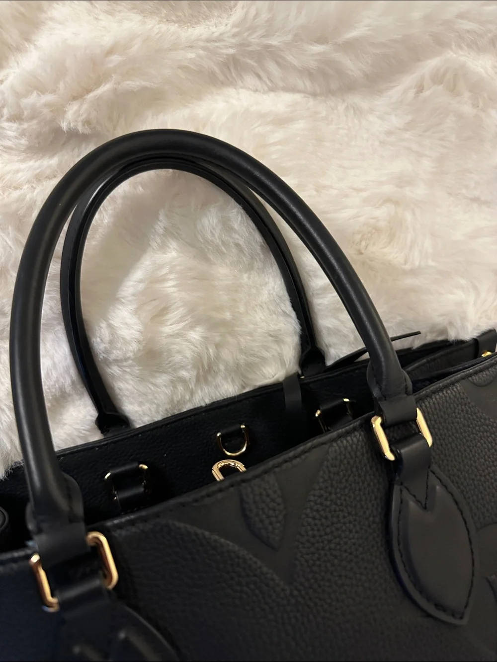 Black MEDIUM On the Go MM ✨STYLE✨Embossed leather bag black and gold - Picture 5 of 16